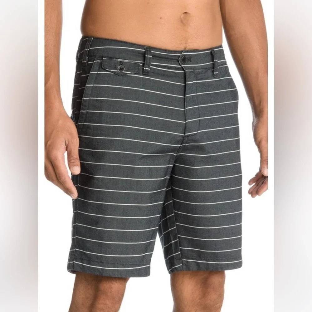 QuickSilver,31, Mong Talk fixed waist striped‎ 5 pocketed heavy cotton shorts